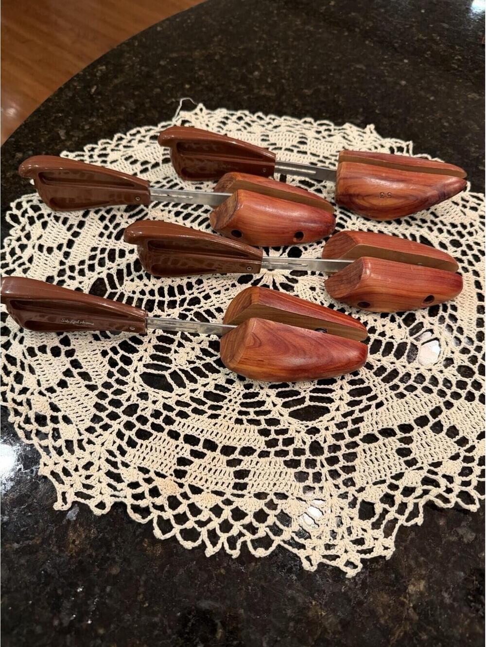 Vtg Women’s Saks Fifth Avenue Cedar Shoe Trees By Rochester Co 2 Pairs